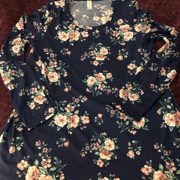 Brand new LuLaRoe Lynnae - Picture 1 of 3